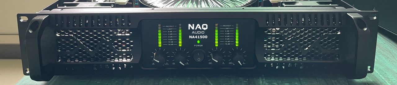 NAQ 41500 POWER AMPLIFIER